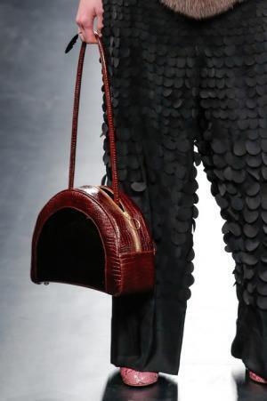 未来は不自然な自然、月への旅行を楽しく遊んだシアタープロダクツ【16-17AWウィメンズ】