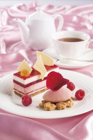 ピエール・エルメ・パリのローズ香るデザートプレートが、ホテルニューオータニ限定で味わえる