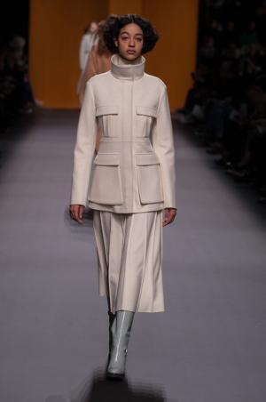 エルメス、メゾンのヘリテージに立ち返り至高の美を追求【16-17AWウィメンズ】