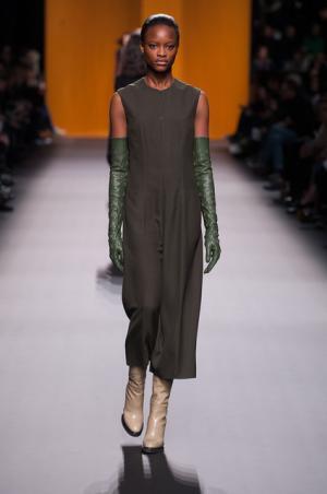 エルメス、メゾンのヘリテージに立ち返り至高の美を追求【16-17AWウィメンズ】