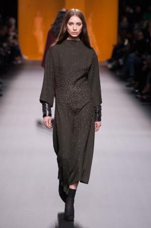 エルメス、メゾンのヘリテージに立ち返り至高の美を追求【16-17AWウィメンズ】