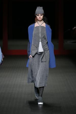 ジャパンラグジュアリーの原点をスニーカースタイルで見せたヒロココシノ【16-17AWウィメンズ】