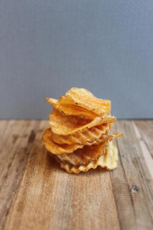 フレンチフライ専門店・アンド ザ フリットからポテトチップス登場。味わいは5種類