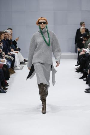 デムナ・ヴァザリアによる新生バレンシアガ【16-17AWウィメンズ】