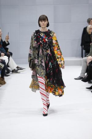 デムナ・ヴァザリアによる新生バレンシアガ【16-17AWウィメンズ】