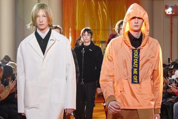 オフ-ホワイト c/o ヴァージル アブロー、南青山に日本第1号店をオープン