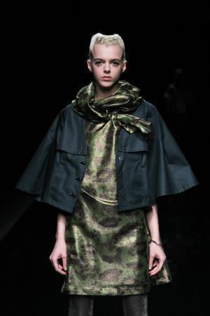 グラフィカルにアールデコを遊ぶユマコシノ【2016-17秋冬ウィメンズ】