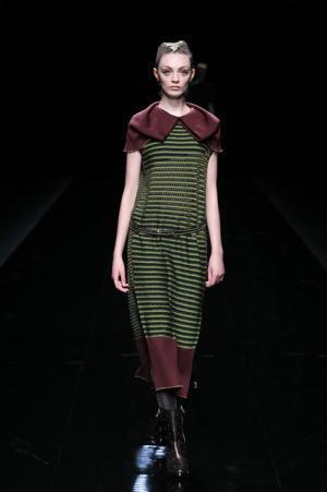 グラフィカルにアールデコを遊ぶユマコシノ【2016-17秋冬ウィメンズ】