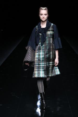 グラフィカルにアールデコを遊ぶユマコシノ【2016-17秋冬ウィメンズ】