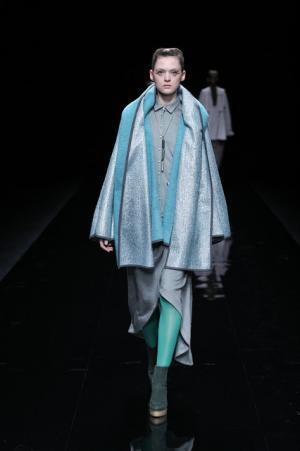 グラフィカルにアールデコを遊ぶユマコシノ【2016-17秋冬ウィメンズ】