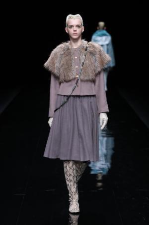 グラフィカルにアールデコを遊ぶユマコシノ【2016-17秋冬ウィメンズ】