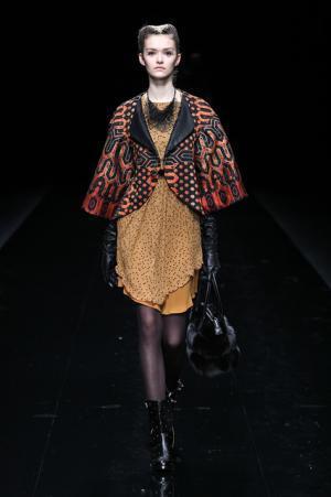 グラフィカルにアールデコを遊ぶユマコシノ【2016-17秋冬ウィメンズ】