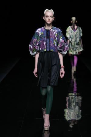 グラフィカルにアールデコを遊ぶユマコシノ【2016-17秋冬ウィメンズ】