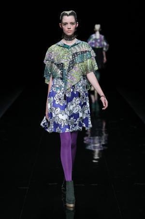 グラフィカルにアールデコを遊ぶユマコシノ【2016-17秋冬ウィメンズ】