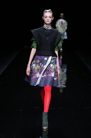 グラフィカルにアールデコを遊ぶユマコシノ【2016-17秋冬ウィメンズ】