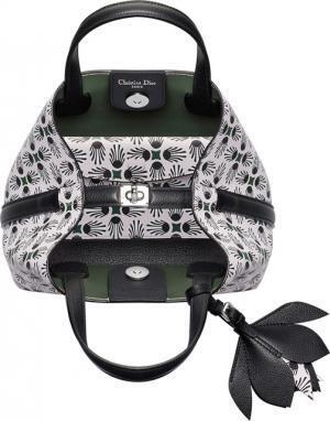 ディオール、“日本の桜”をイメージした日本限定バッグ発売