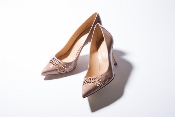 トレンドに左右されない永遠の相棒、きれいめパンプス！【TREND SHOES 04】