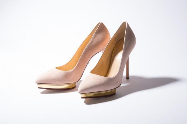 トレンドに左右されない永遠の相棒、きれいめパンプス！【TREND SHOES 04】