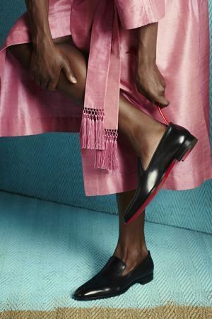 クリスチャン ルブタンが描く“サプール”の世界、メンズに3型の新作シューズ登場