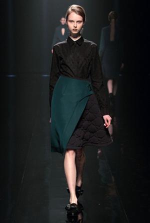 ハナエモリ マニュスクリ、暗影に映る華麗な花々。無機物と有機物の融合を表現【16-17AWウィメンズ】