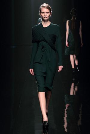 ハナエモリ マニュスクリ、暗影に映る華麗な花々。無機物と有機物の融合を表現【16-17AWウィメンズ】