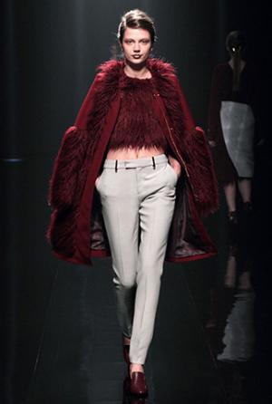 ハナエモリ マニュスクリ、暗影に映る華麗な花々。無機物と有機物の融合を表現【16-17AWウィメンズ】