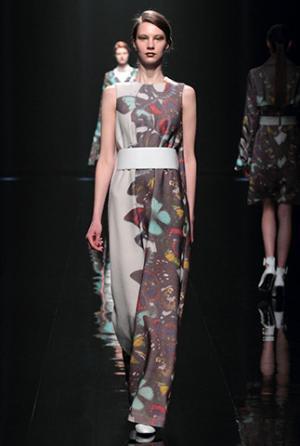 ハナエモリ マニュスクリ、暗影に映る華麗な花々。無機物と有機物の融合を表現【16-17AWウィメンズ】