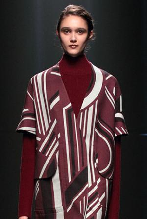 ハナエモリ マニュスクリ、暗影に映る華麗な花々。無機物と有機物の融合を表現【16-17AWウィメンズ】