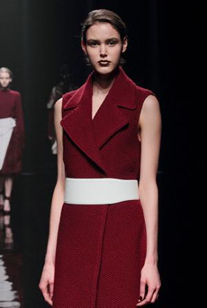 ハナエモリ マニュスクリ、暗影に映る華麗な花々。無機物と有機物の融合を表現【16-17AWウィメンズ】