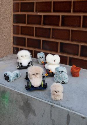 ぬいぐるみ×チョロQ!?中目黒で片岡メリヤスの新作個展「モーターショー」