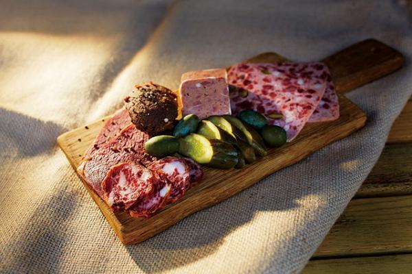 新宿伊勢丹で“肉のフランス展”開催。秘伝レシピをパリ3大肉職人ジル・ヴェロが日本で初再現！