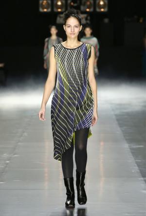 イッセイ ミヤケ、可能性の“向こうへ”【16-17AWウィメンズ】