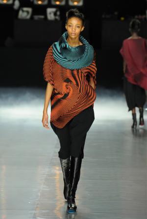 イッセイ ミヤケ、可能性の“向こうへ”【16-17AWウィメンズ】