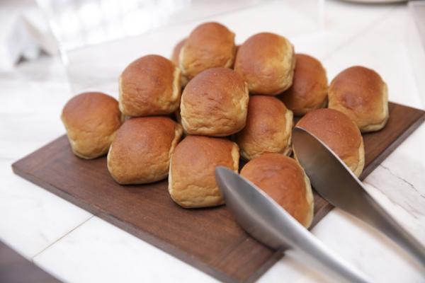 低糖質のパスタやロールケーキが期間限定で青山レクサスで味わえる。スイーツレシピは鎧塚シェフ考案