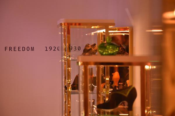 バリー 銀座店がオープン。記念に100足のアーカイブシューズから100年の歴史を辿る世界初エキシビション開催