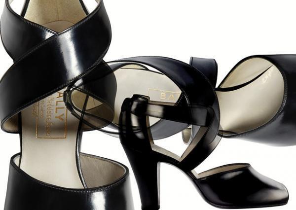 バリー 銀座店がオープン。記念に100足のアーカイブシューズから100年の歴史を辿る世界初エキシビション開催