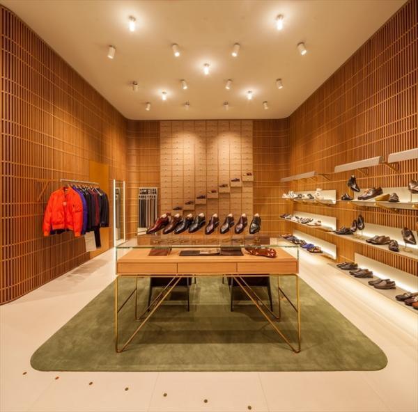 バリー 銀座店がオープン。記念に100足のアーカイブシューズから100年の歴史を辿る世界初エキシビション開催