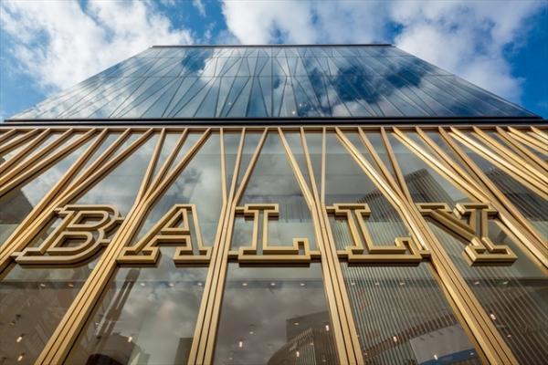 バリー 銀座店がオープン。記念に100足のアーカイブシューズから100年の歴史を辿る世界初エキシビション開催