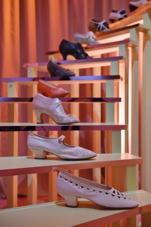 バリー 銀座店がオープン。記念に100足のアーカイブシューズから100年の歴史を辿る世界初エキシビション開催