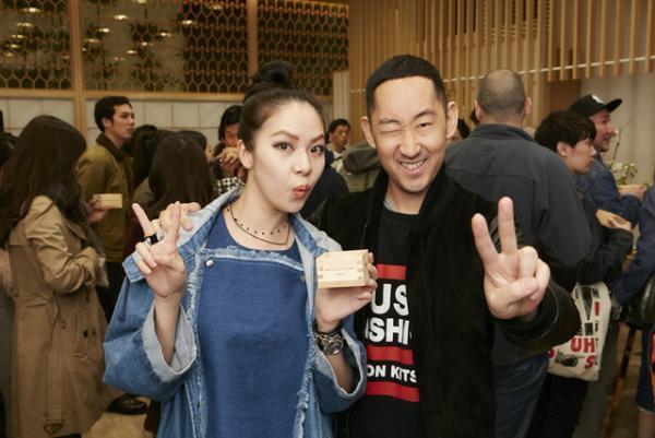 メゾン キツネ代官山で「HANAMI PARTY」、“キツネサイダー”や“お稲荷”で日本上陸3周年をお祝い