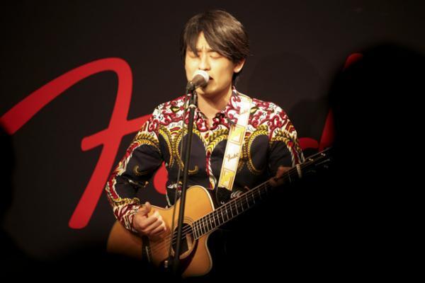 ギターブランドフェンダーの隠れ家で開催された大人のバースデーパーティ！尾崎豊の「I LOVE YOU」を息子が歌う