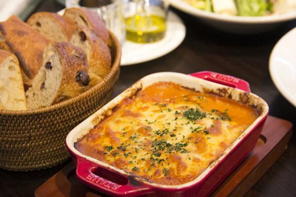 NEWoManのグルメゾーンがいよいよオープン！日本初進出のピザ店から朝4時まで営業するフードホールなど