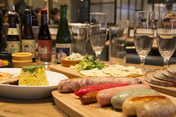 NEWoManのグルメゾーンがいよいよオープン！日本初進出のピザ店から朝4時まで営業するフードホールなど