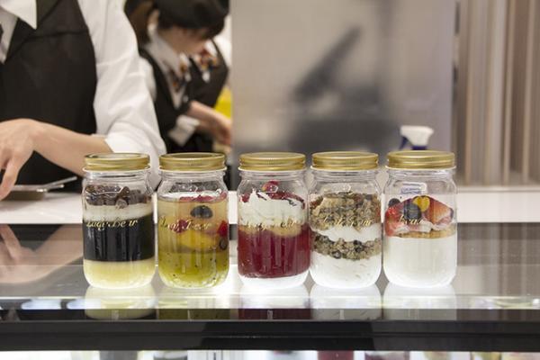 NEWoManのグルメゾーンがいよいよオープン！日本初進出のピザ店から朝4時まで営業するフードホールなど