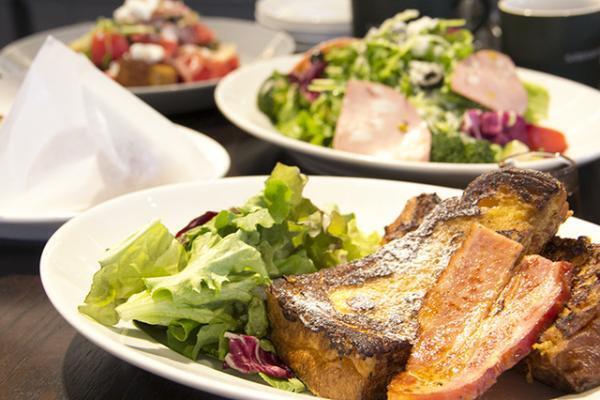 NEWoManのグルメゾーンがいよいよオープン！日本初進出のピザ店から朝4時まで営業するフードホールなど