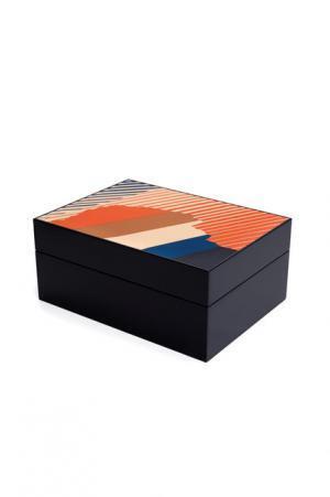 ロエベがミラノ サローネで新作家具を発表。鯉が泳ぐ屏風など精巧な技術を駆使