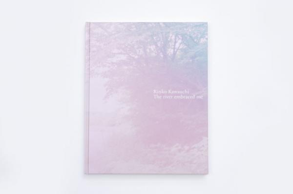 川内倫子最新作を収録。写真展「川が私を受け入れてくれた」カタログ【NADiffオススメBOOK】