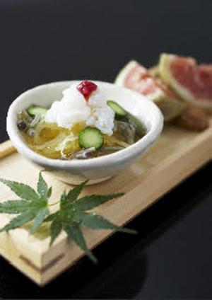 赤坂蚤の市 in アークヒルズ、過去最大の約90店舗が出店。アンティーク雑貨や家具、古着、ジュエリーなど