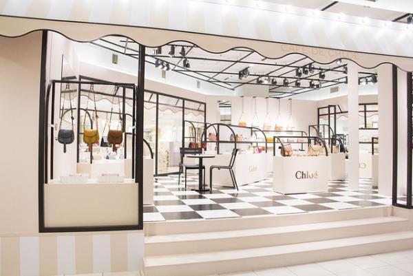 新宿伊勢丹にクロエの限定ブティック“CAFE DE CHLOE”オープン。デリシャスカラーの限定アイテムが登場