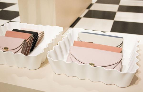 新宿伊勢丹にクロエの限定ブティック“CAFE DE CHLOE”オープン。デリシャスカラーの限定アイテムが登場